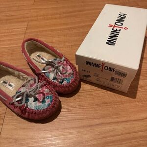 Minnetonka Moccasins Pink and Blue Slip-On Shoes